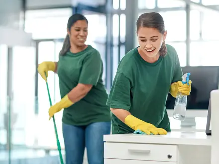 Schoonmaakmedewerker